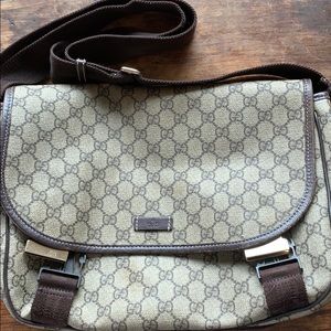 Authentic Gucci monogram messenger bag